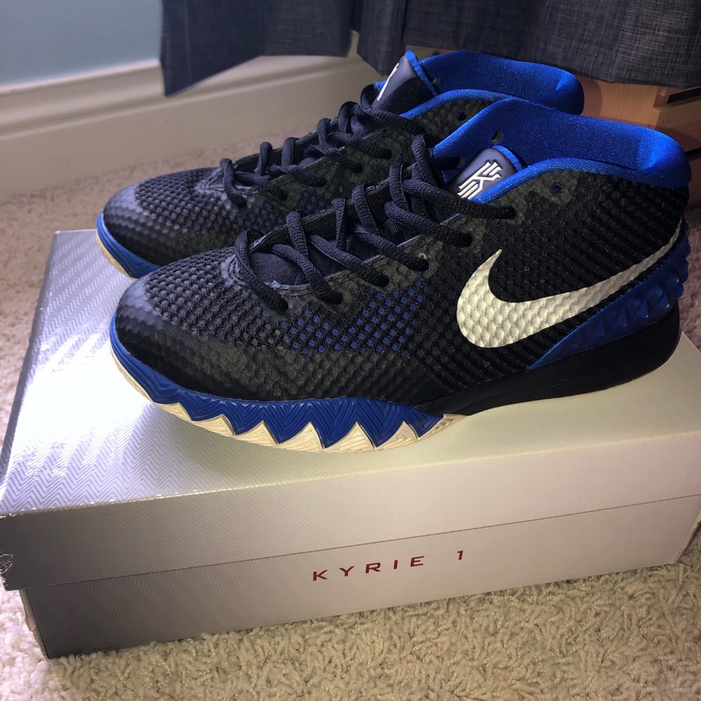 Nike Kyrie 1 “Brotherhood” sneakers